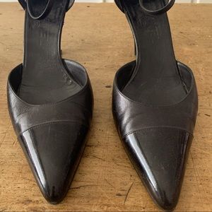 Vintage Chanel black sling back classic shoe.always in style